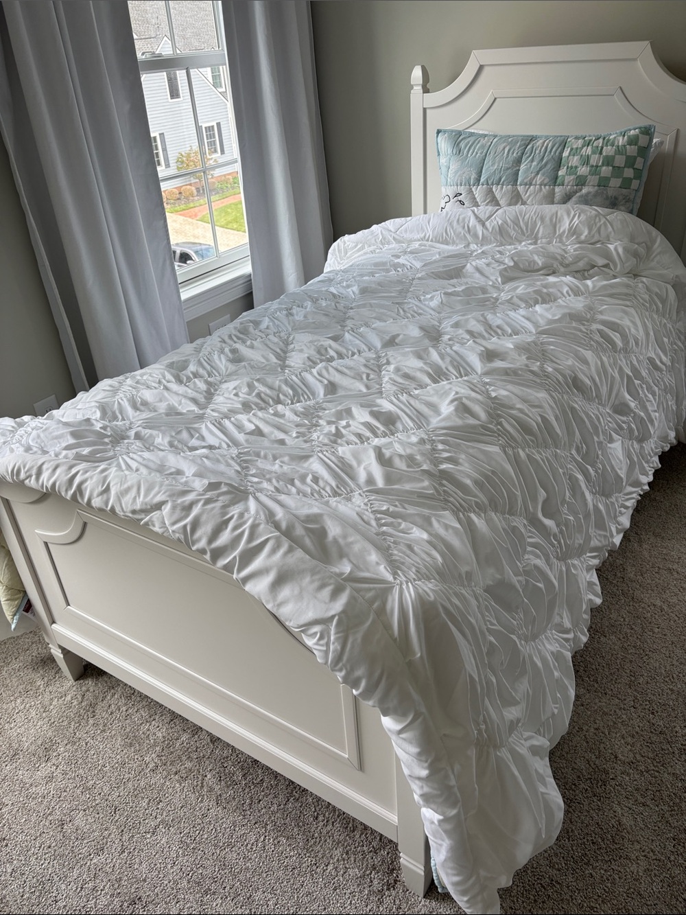 Pottery Barn Teen White Ruched Textured Comforter